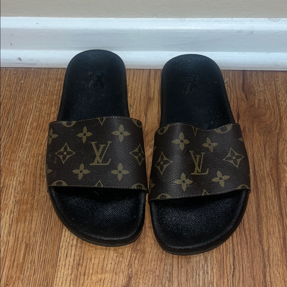 Louis Vuitton Monogram Slides